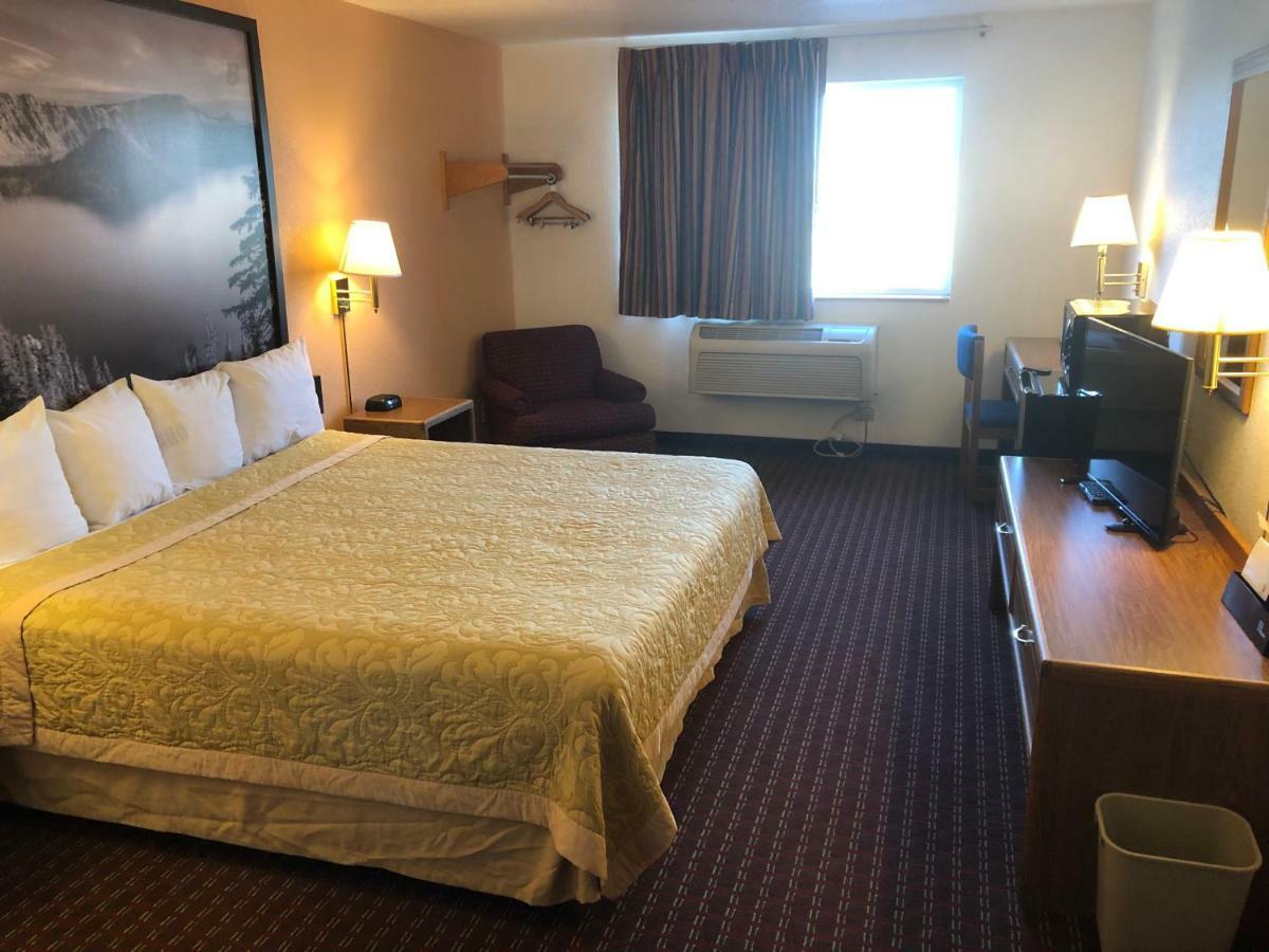 Super 8 By Wyndham The Dalles Or Екстер'єр фото