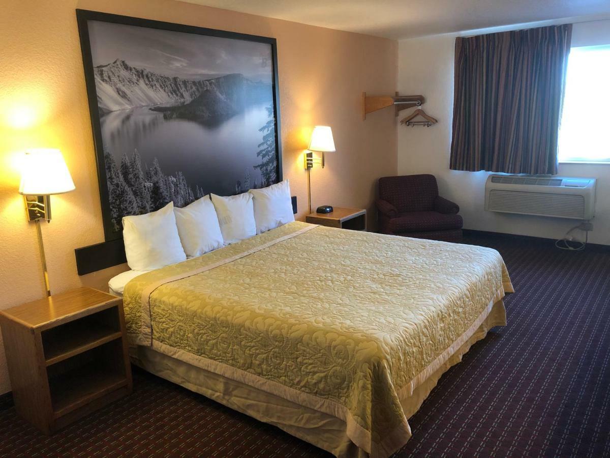 Super 8 By Wyndham The Dalles Or Екстер'єр фото