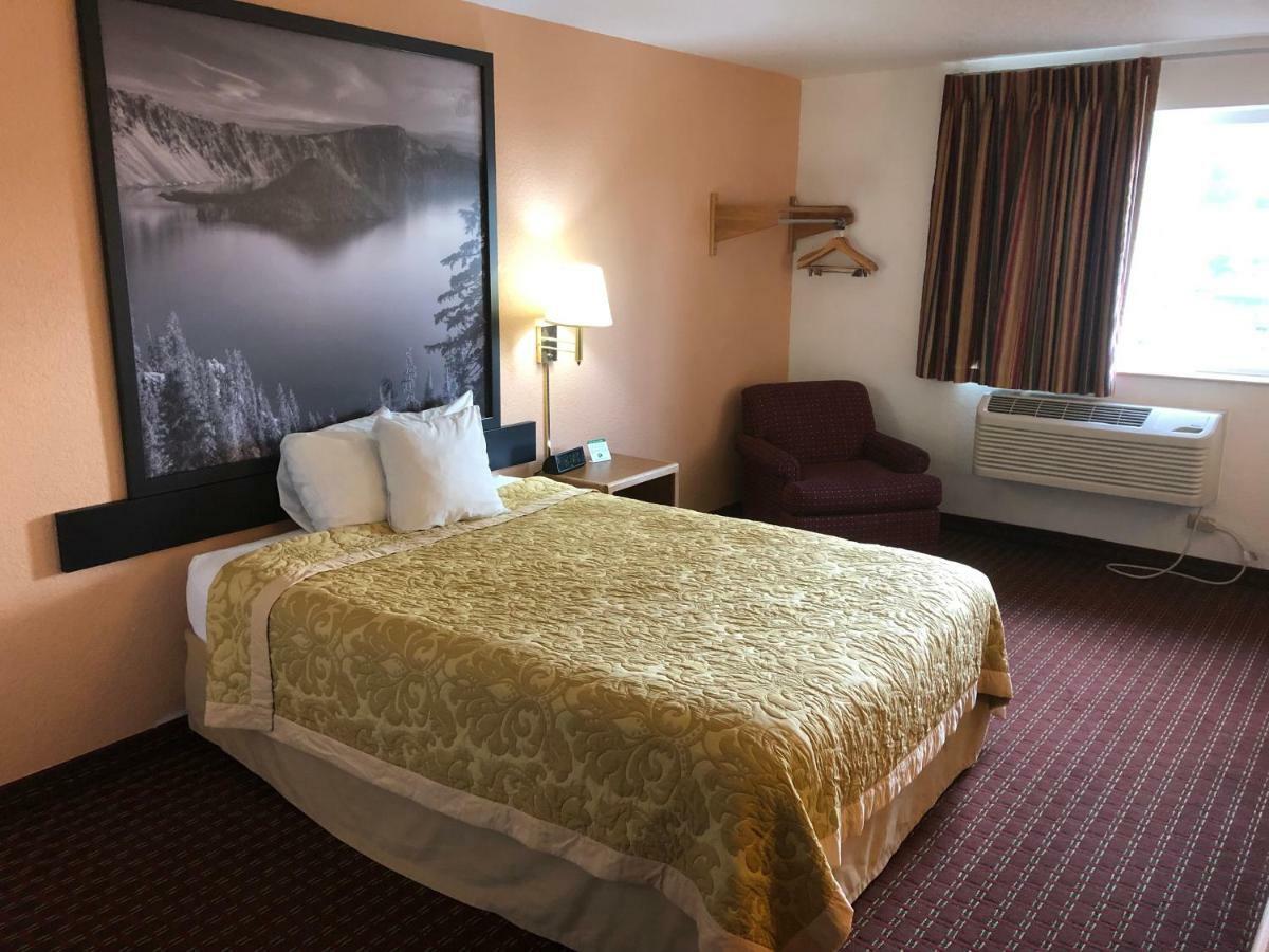 Super 8 By Wyndham The Dalles Or Екстер'єр фото